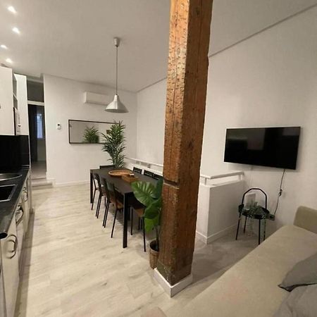 Cool/Soho Style Apt Para 9Pax C/Luciente Madrid Exterior photo