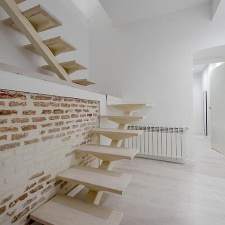 Cool/Soho Style Apt Para 9Pax C/Luciente Madrid Exterior photo