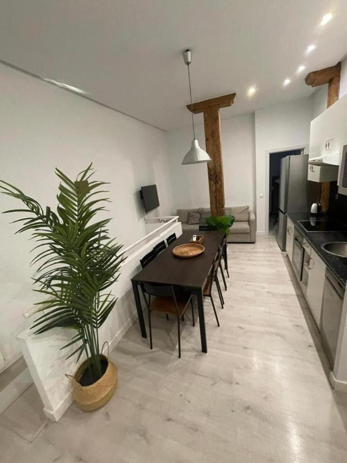 Cool/Soho Style Apt Para 9Pax C/Luciente Madrid Exterior photo