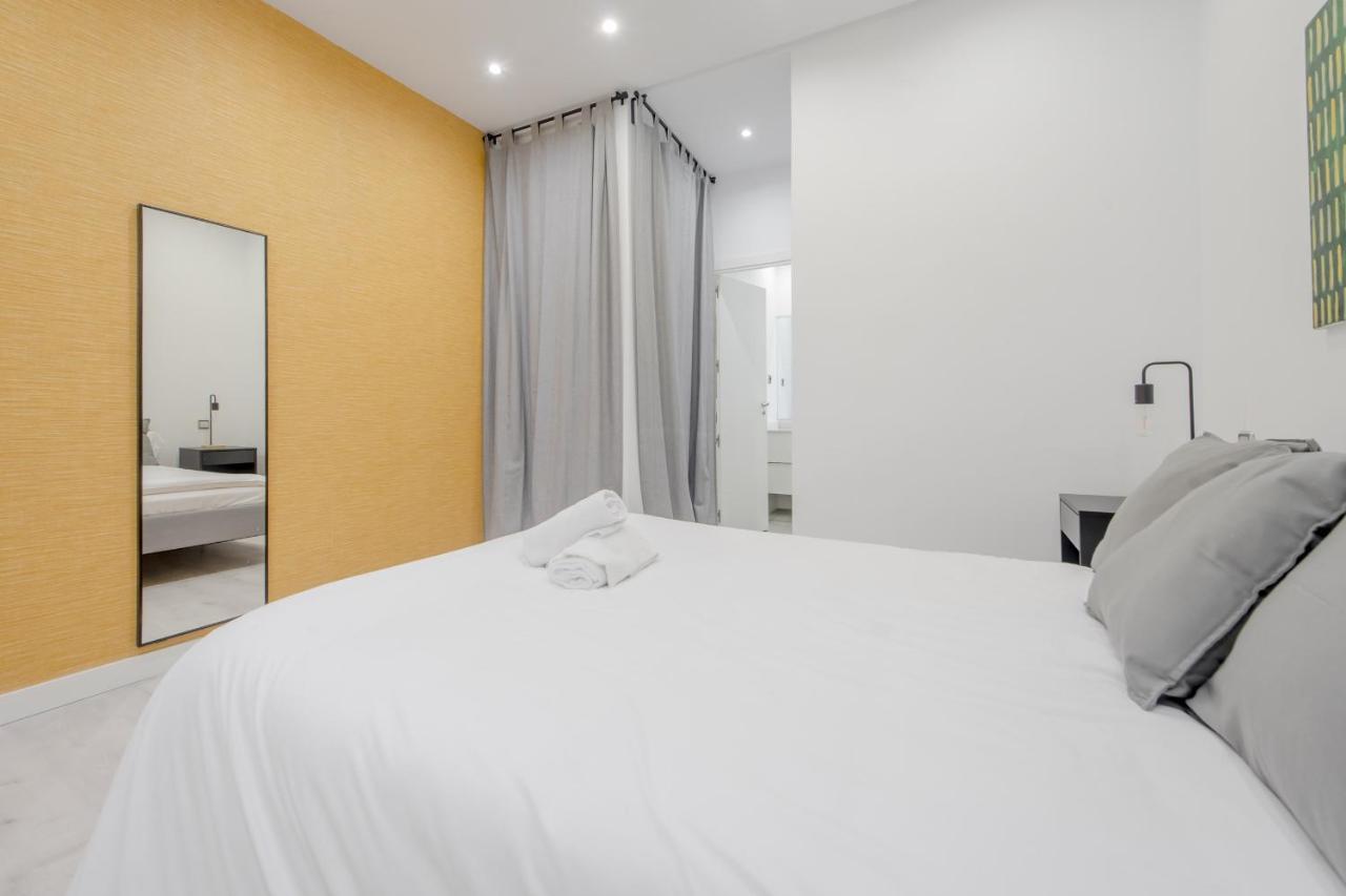 Cool/Soho Style Apt Para 9Pax C/Luciente Madrid Exterior photo