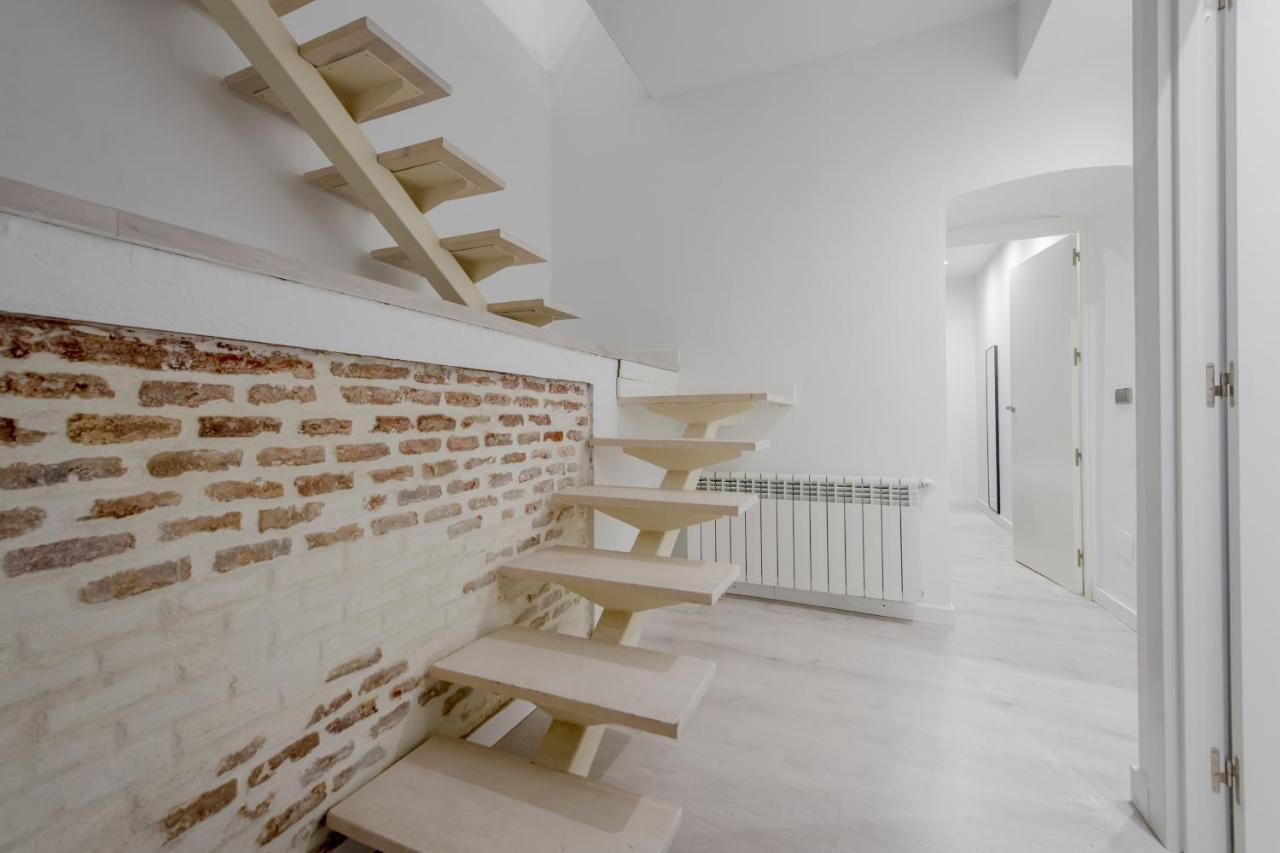 Cool/Soho Style Apt Para 9Pax C/Luciente Madrid Exterior photo