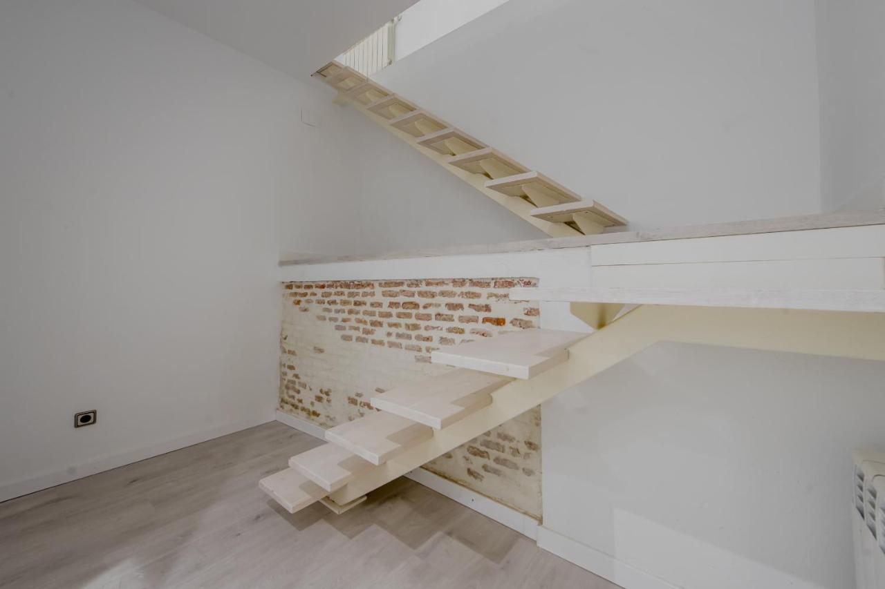 Cool/Soho Style Apt Para 9Pax C/Luciente Madrid Exterior photo